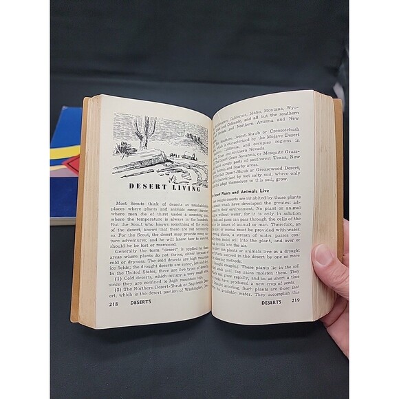 Lot Of Vintage 50's, 60's Cub Scout  And Boy Scout Books And Weblos Medals - Picture 7 of 8